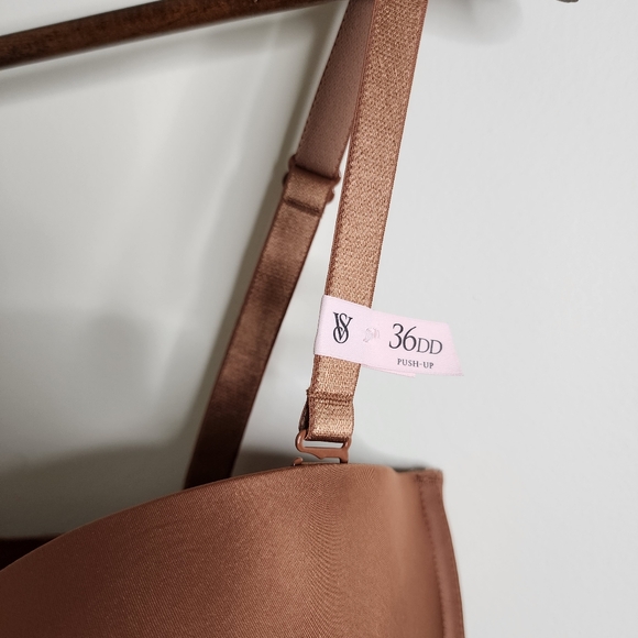 Victoria's Secret Mousse Illusions Smooth Multi-way Uplift Bra - Picture 3 of 8